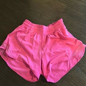 Lululemon hottie hot shorts high-rise 4 inch